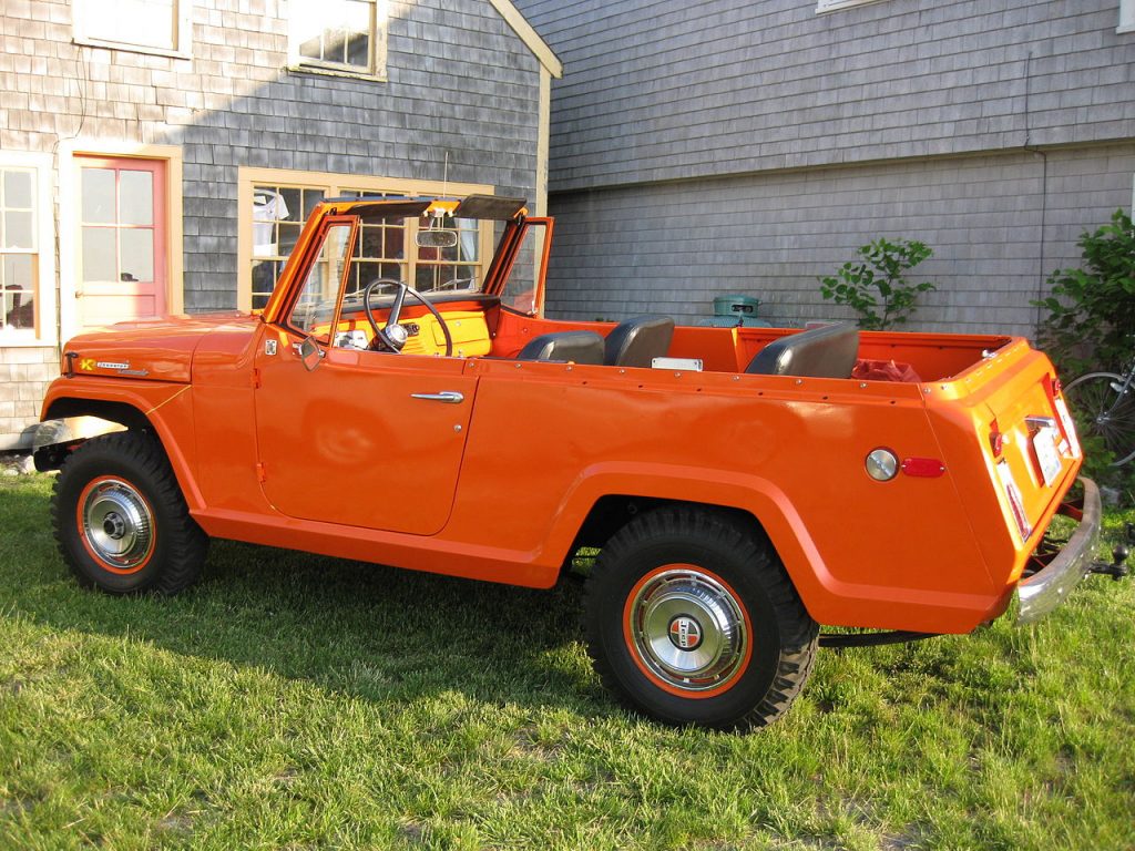 1970 Jeepster Commando Side View
